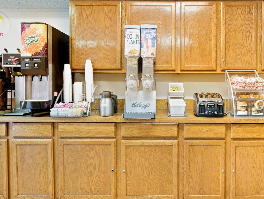 Super 8 By Wyndham Plano/Dallas Area Εξωτερικό φωτογραφία